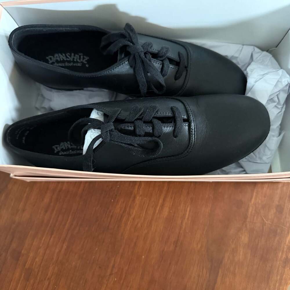 Danshuz MB-98 Character Shoes Size 8 M Black Leather